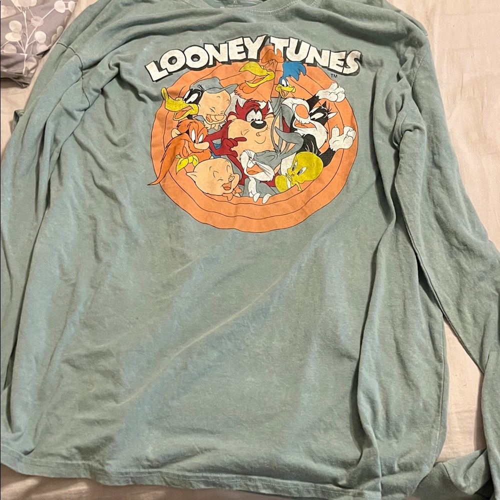 Looney Tunes Graphic Long Sleeve Shirt